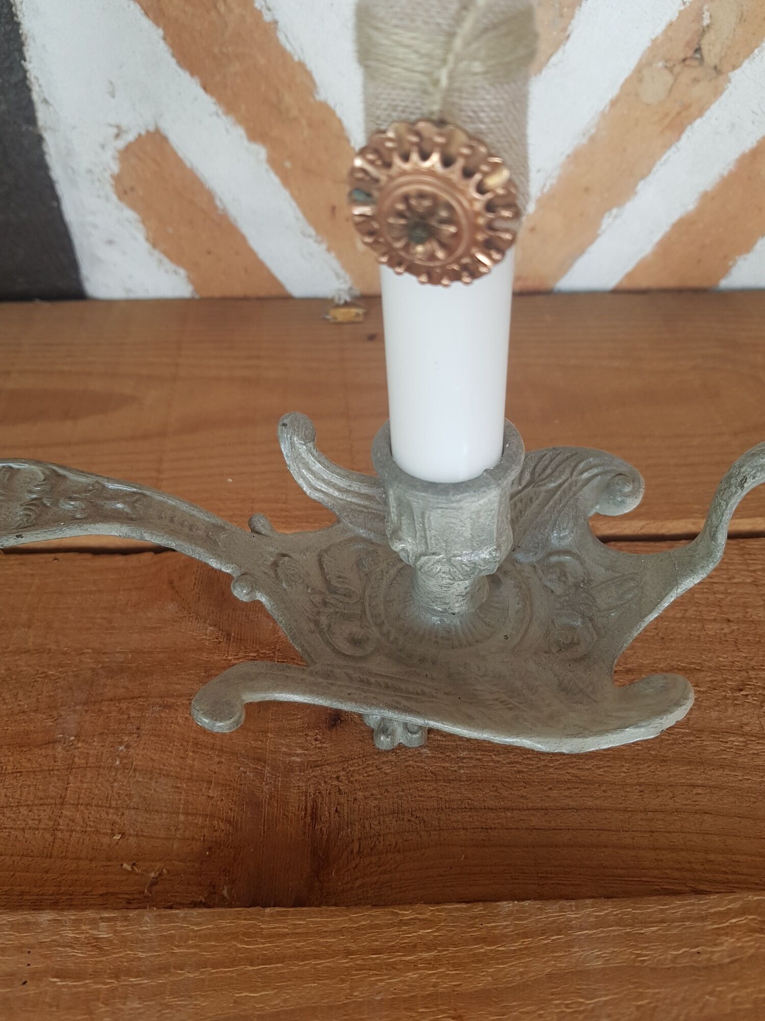 Skated gooseneck candlestick cellar rat