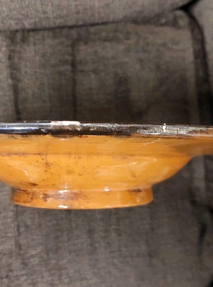 Ceramic plate with graffito stylised birds in the Pesaro Faenza style, early 1900s.