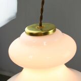 Suspension italienne en verre vert et laiton du milieu du siècle