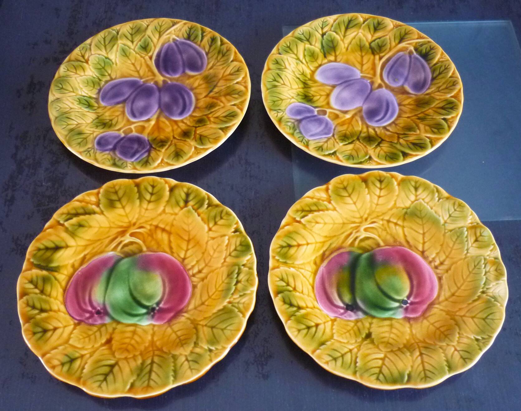 Dessert service of 12 barbotine plates, Sarreguemines, vintage