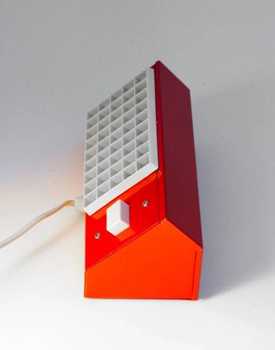 Red Elidus bedside lamp in metal, designed by Hans-Agne Jakobsson in the 1970s.