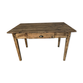 Farm table