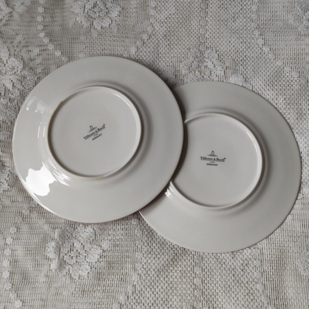 Pair of Villeroy & Boch christmas plates