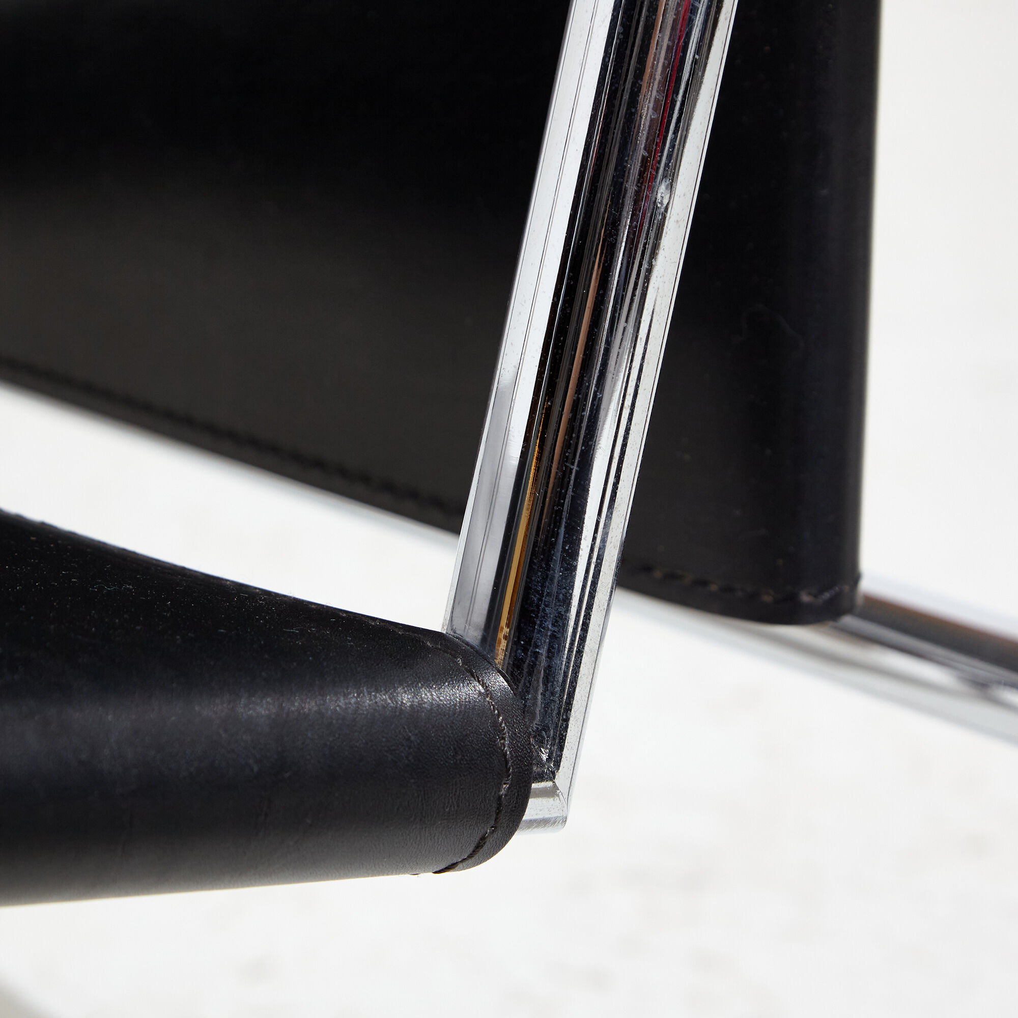 Lc1 leather armchair by le corbusier for cassina