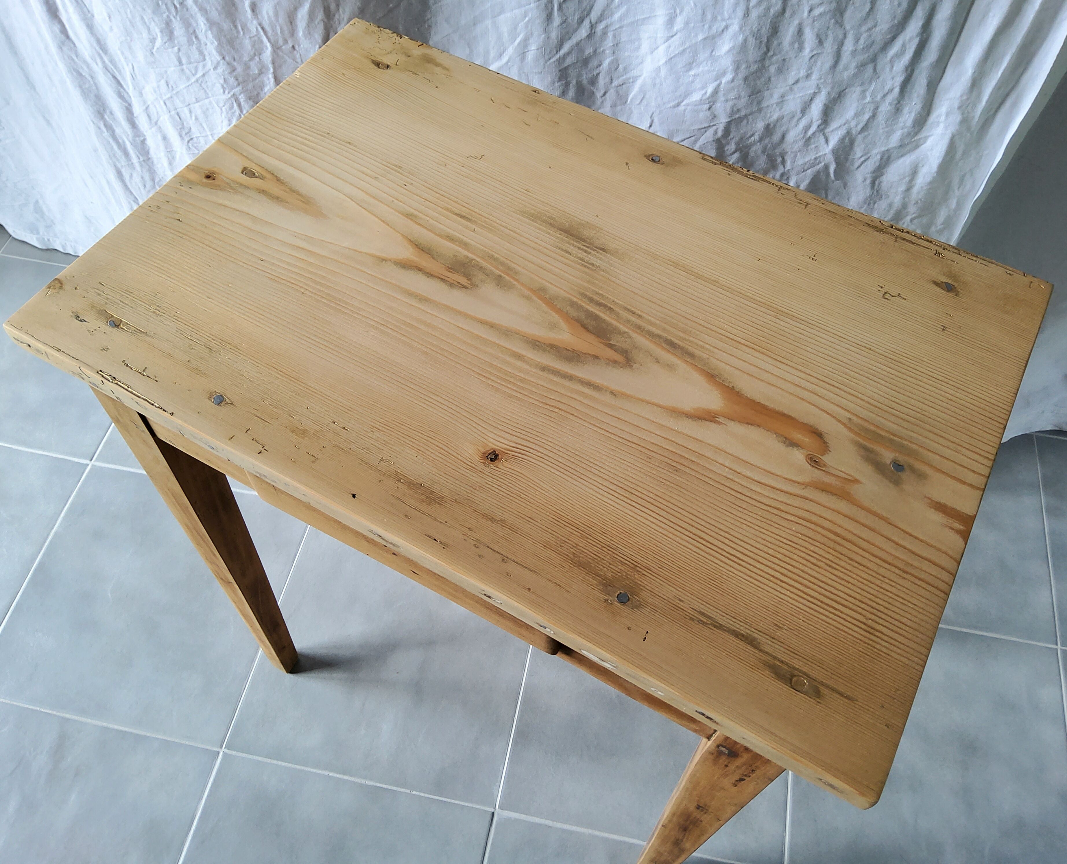 Farm table