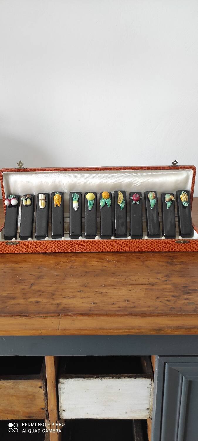 Ceramic knife holder set