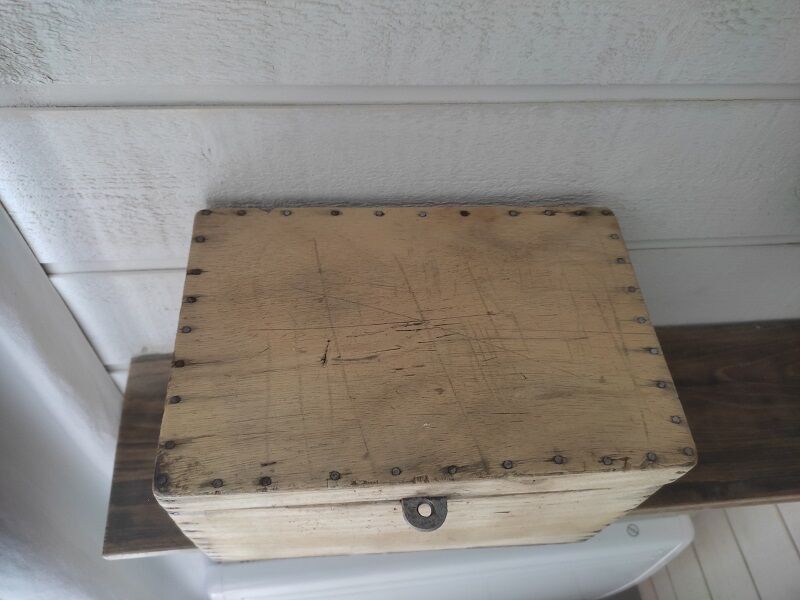 Wooden box aero-gummed chest storage deco