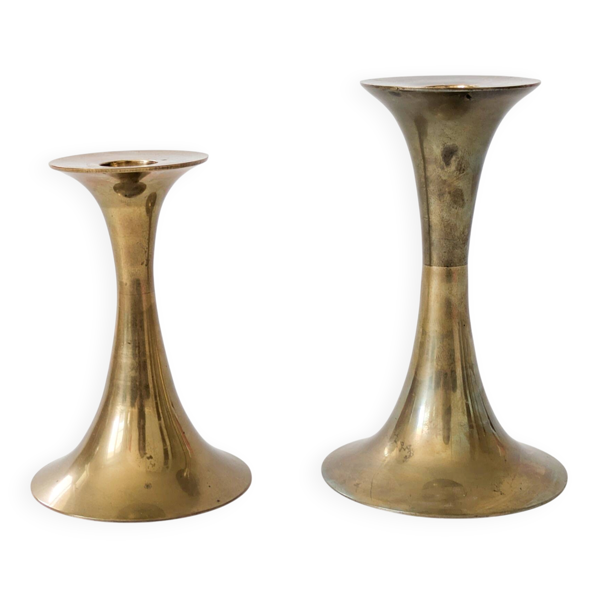 Paire de bougeoirs en laiton Midcentury, forme évasée