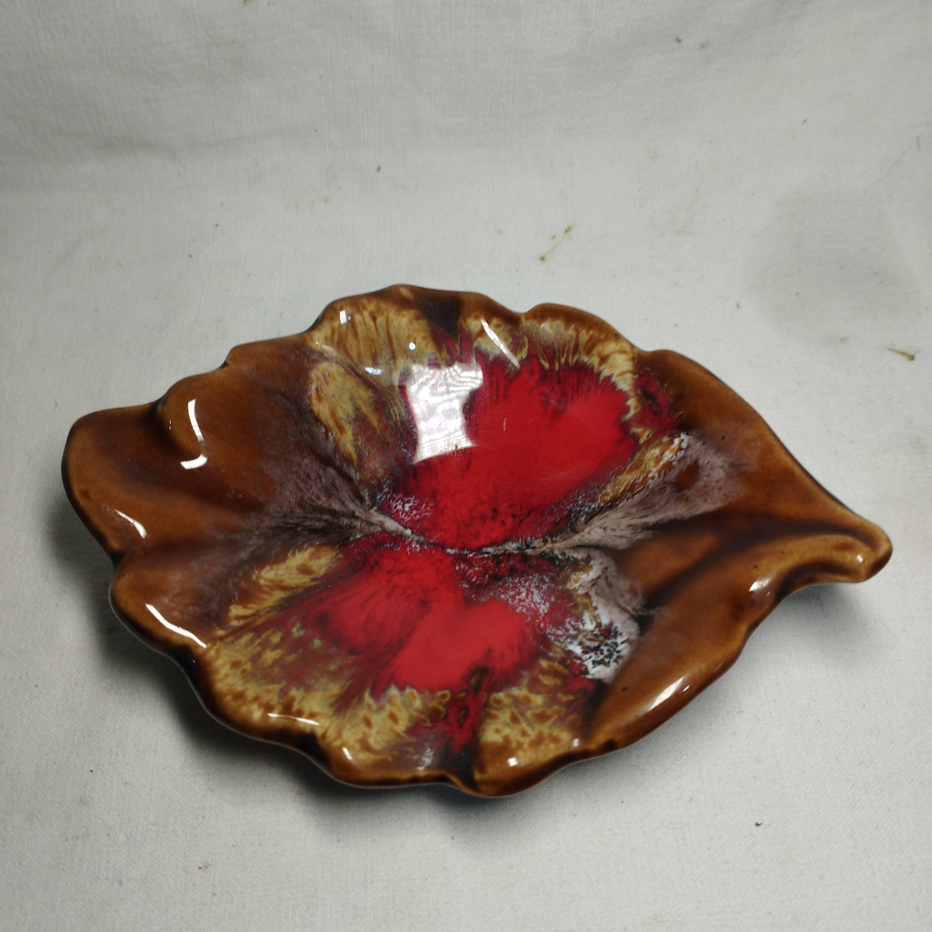 Vintage: porcelain dish or empty pocket - Pougues les Eaux