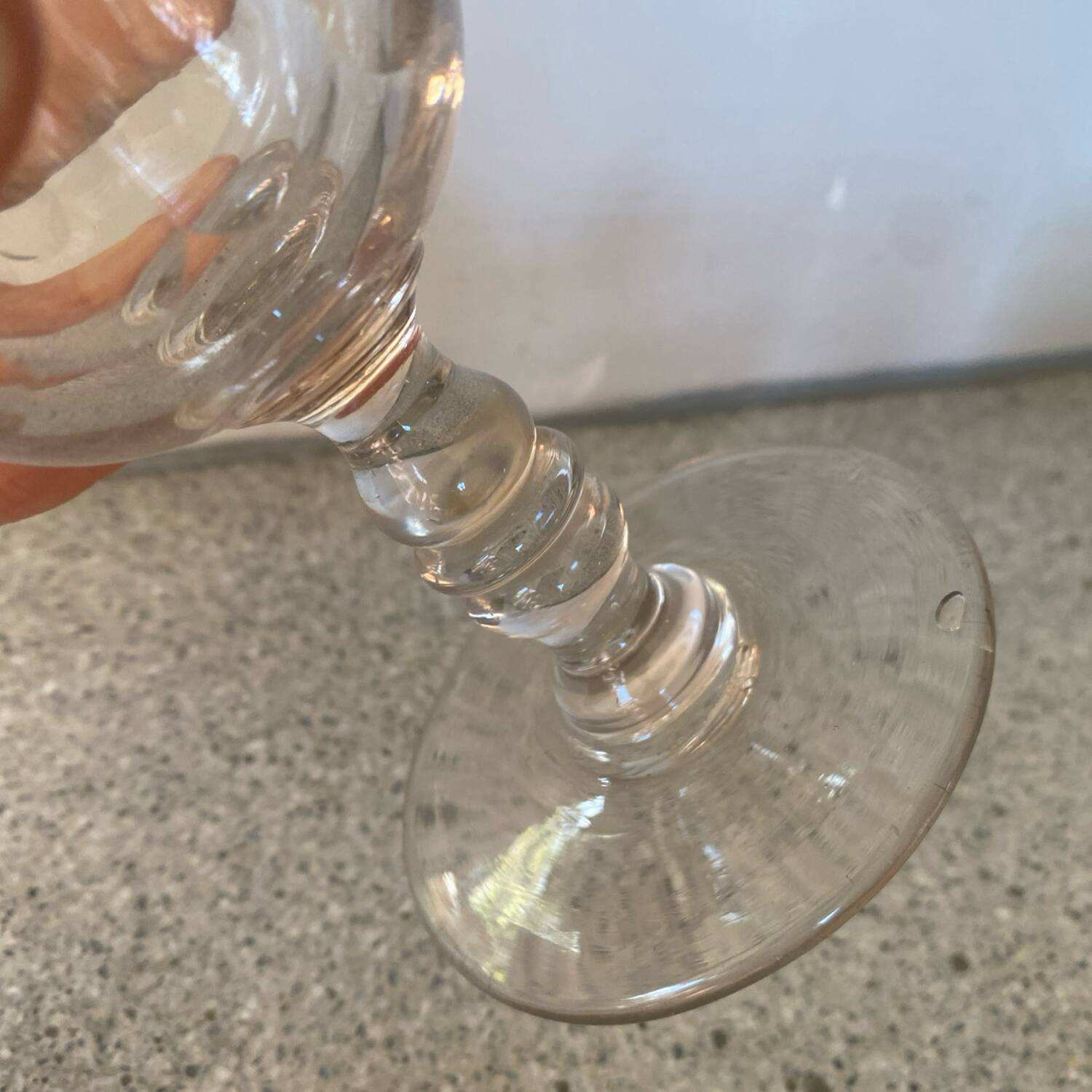 1 verre à pied eau ou vin rouge modèle Medicis XIXe s