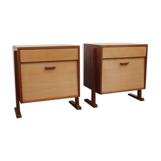 Paire de tables de chevet des années 1950 bicolore et formica