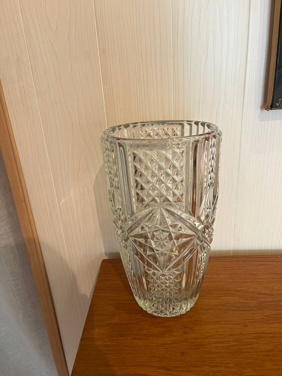 Glass vase