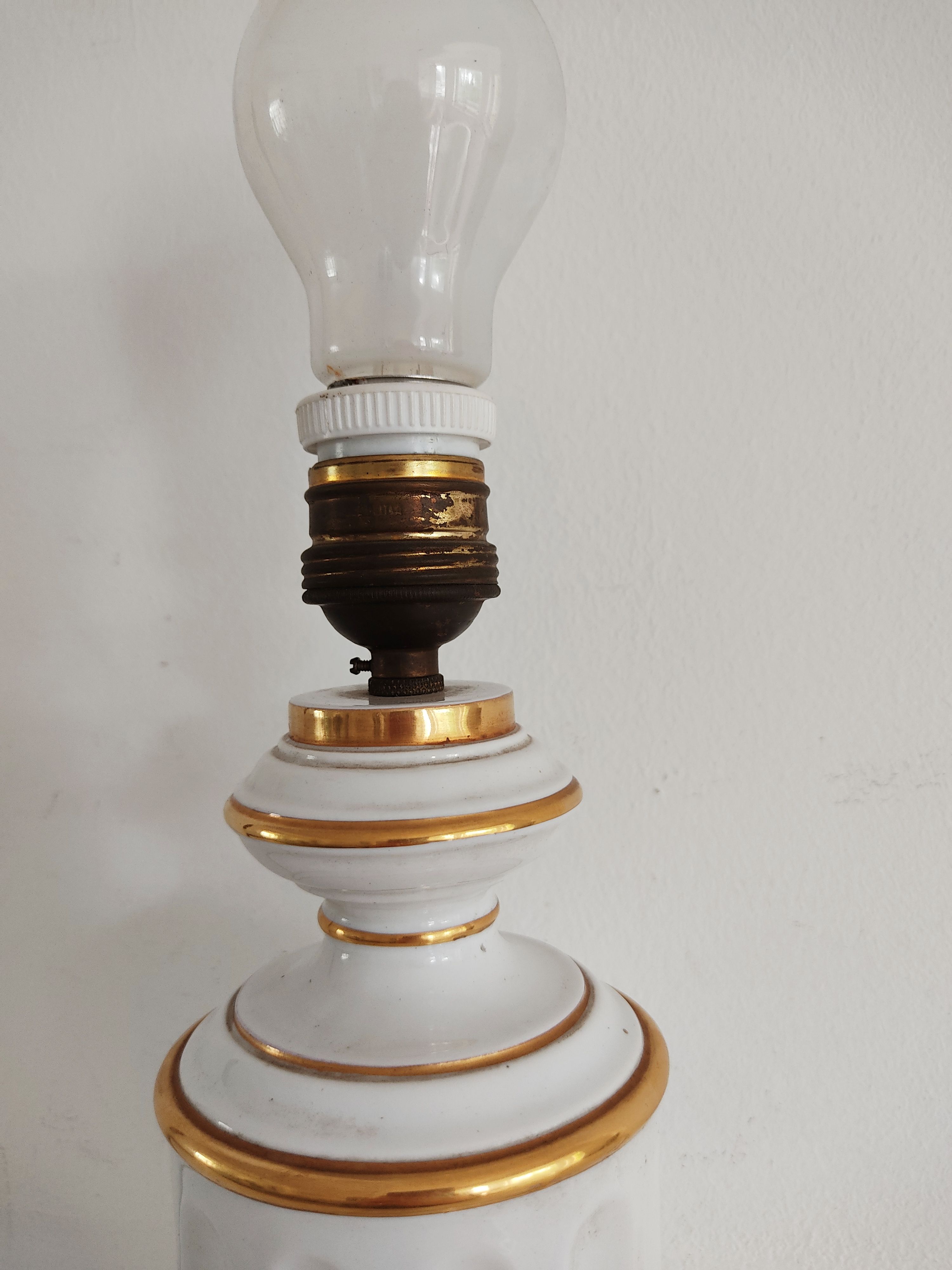 Foot of vintage lamp in Brussels porcelain