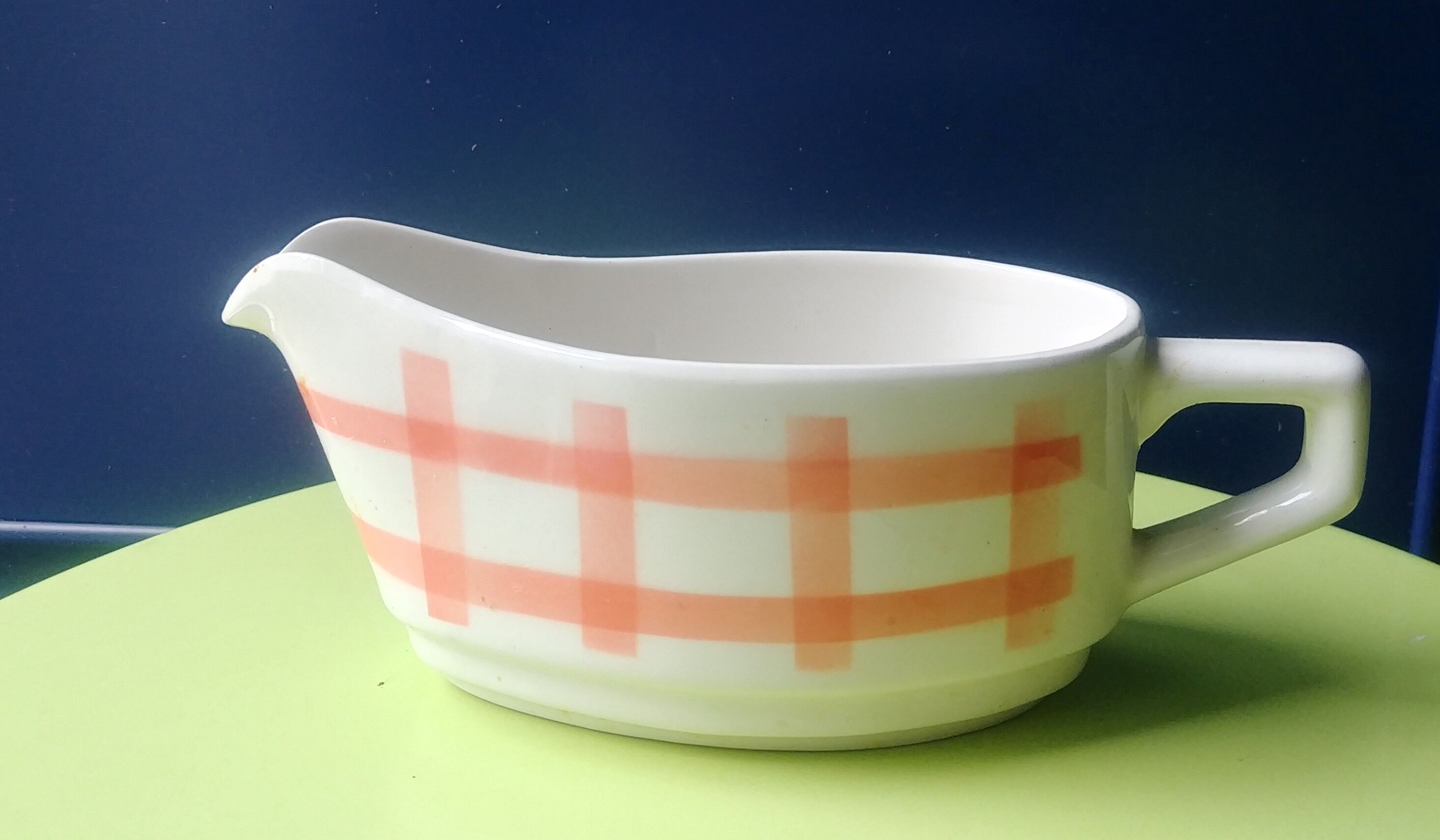 Saucière Moulins des Loups Orchies decoration Scottish tiles orange