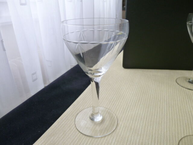 Set of 6 vintage wine glasses in ground glass décor