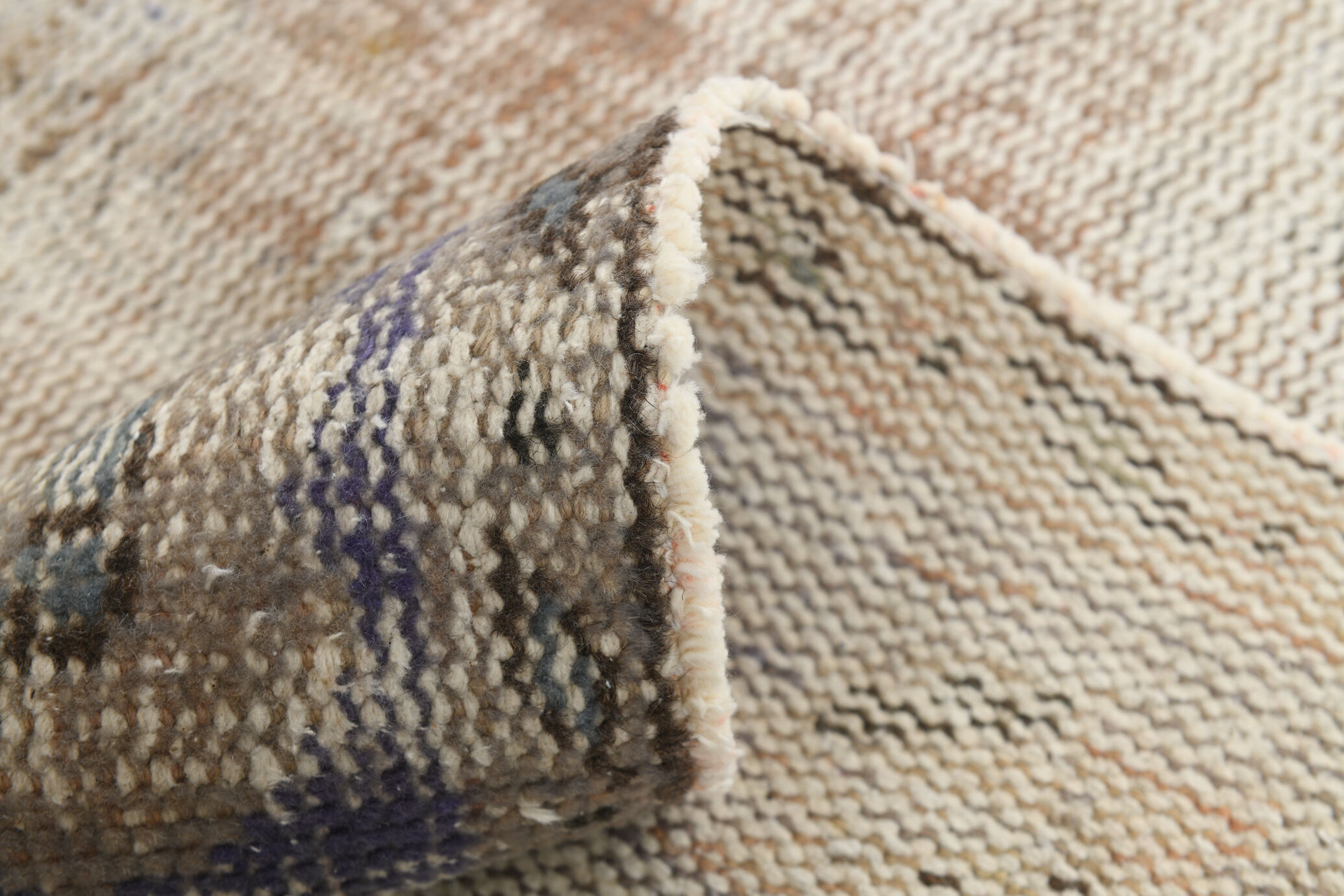 6x9 distressed wool vintage rug 292x191cm