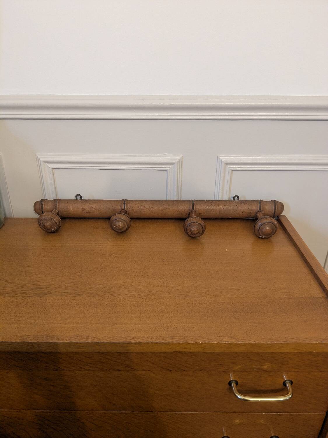 Wall-mounted coat rack