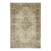 Tapis en laine turc vintage noué à la main. Tapis de zone rustique pour des intérieurs de ferme confortables.