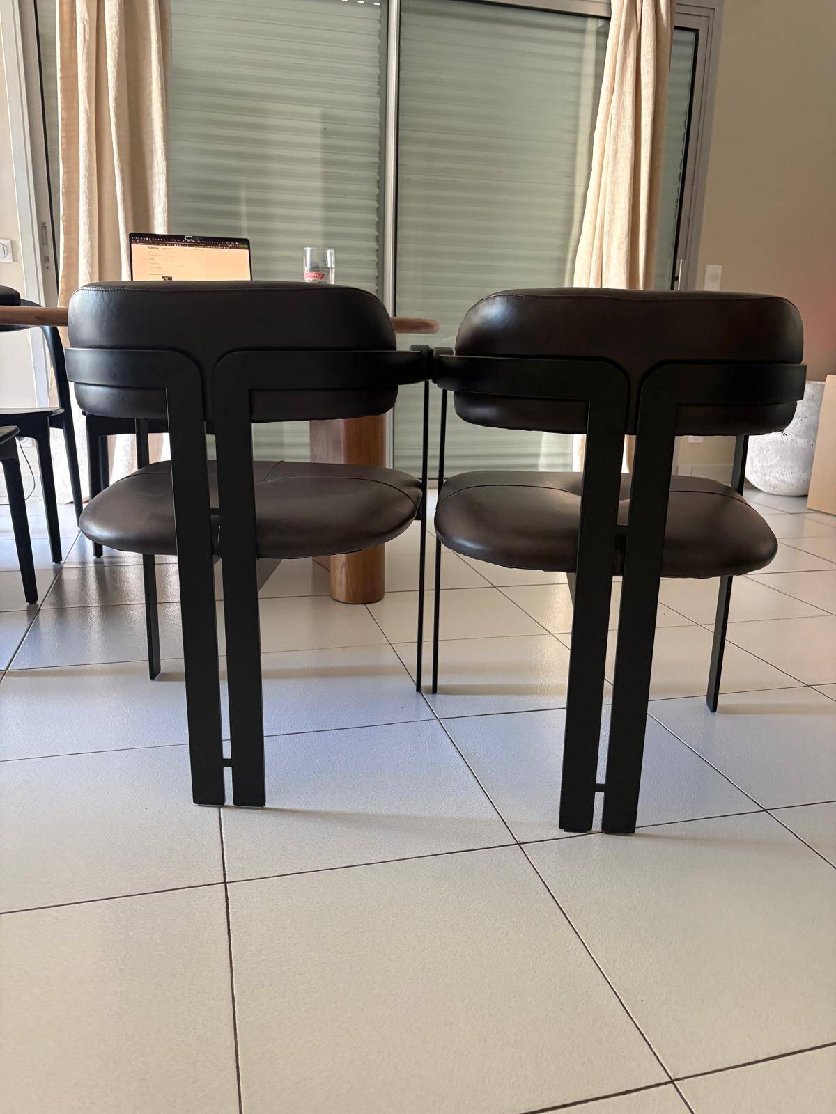 Set of 2 black leather and metal armchairs