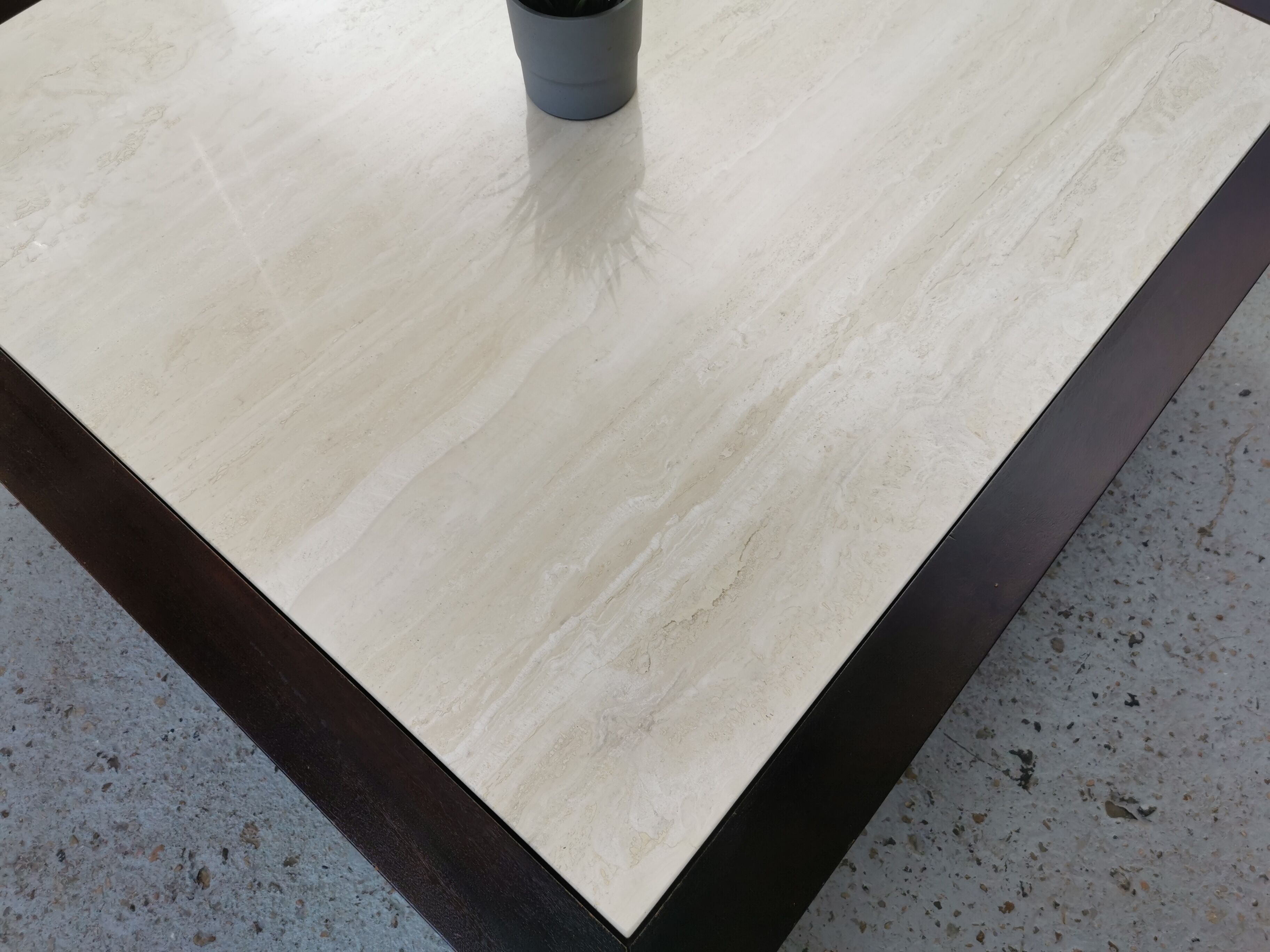 Table basse vintage travertin et bois design 1970