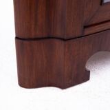 Commode d'angle en acajou, Europe du Nord, fin du XIXe siècle.