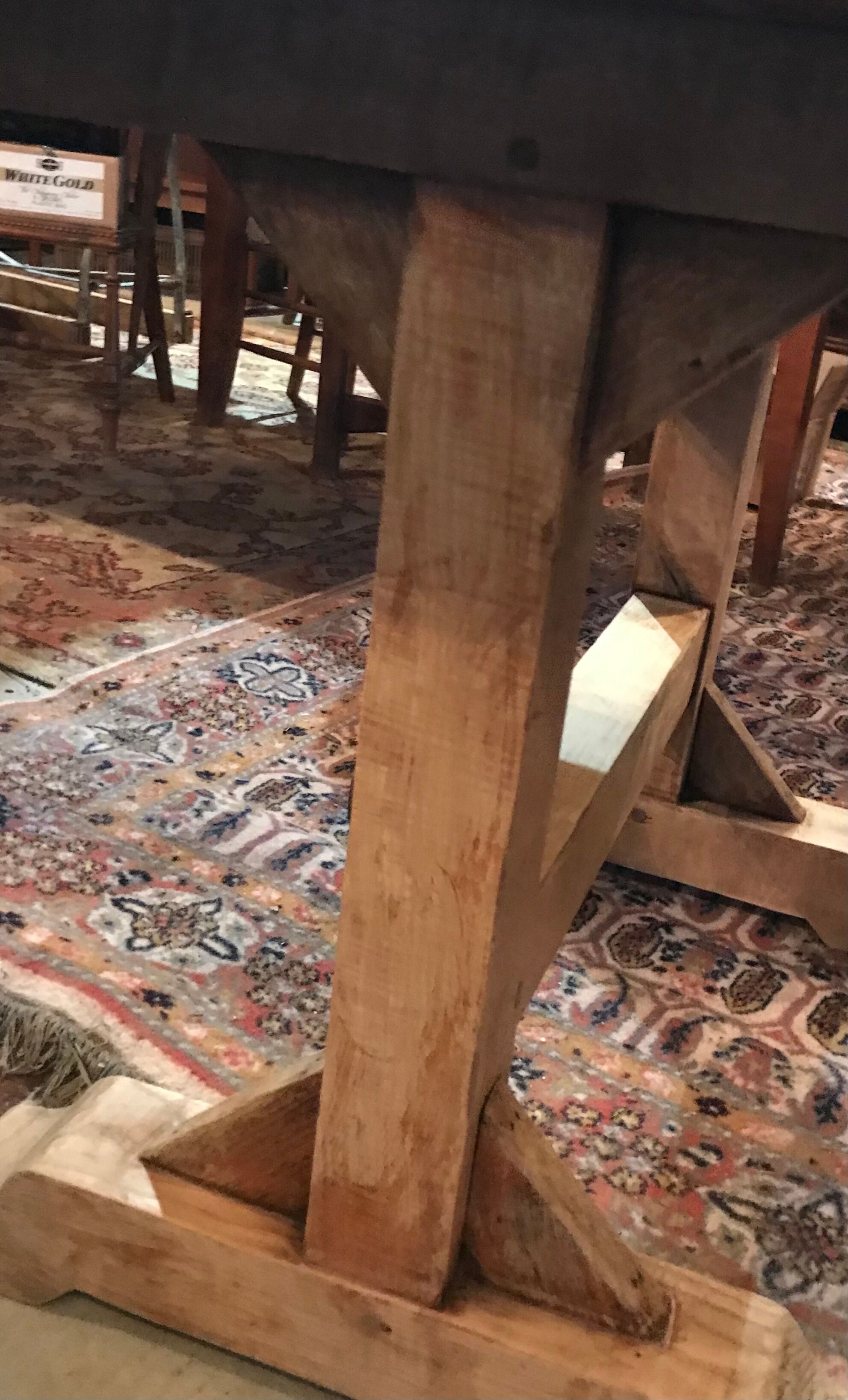 Decapped oak kitchen table