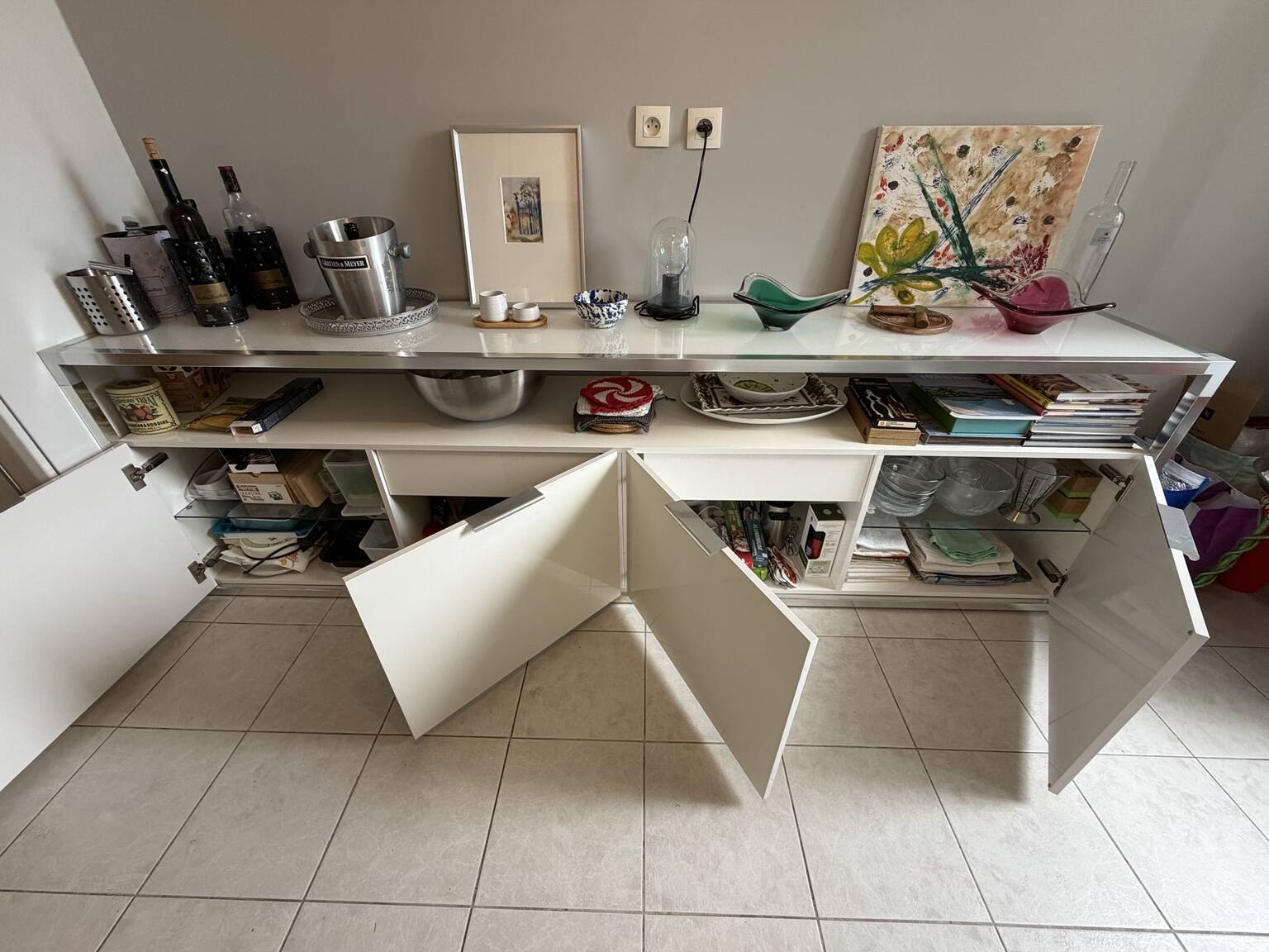 Ligne roset dedicato - large sideboard didier gomez - white lacquer, glass and