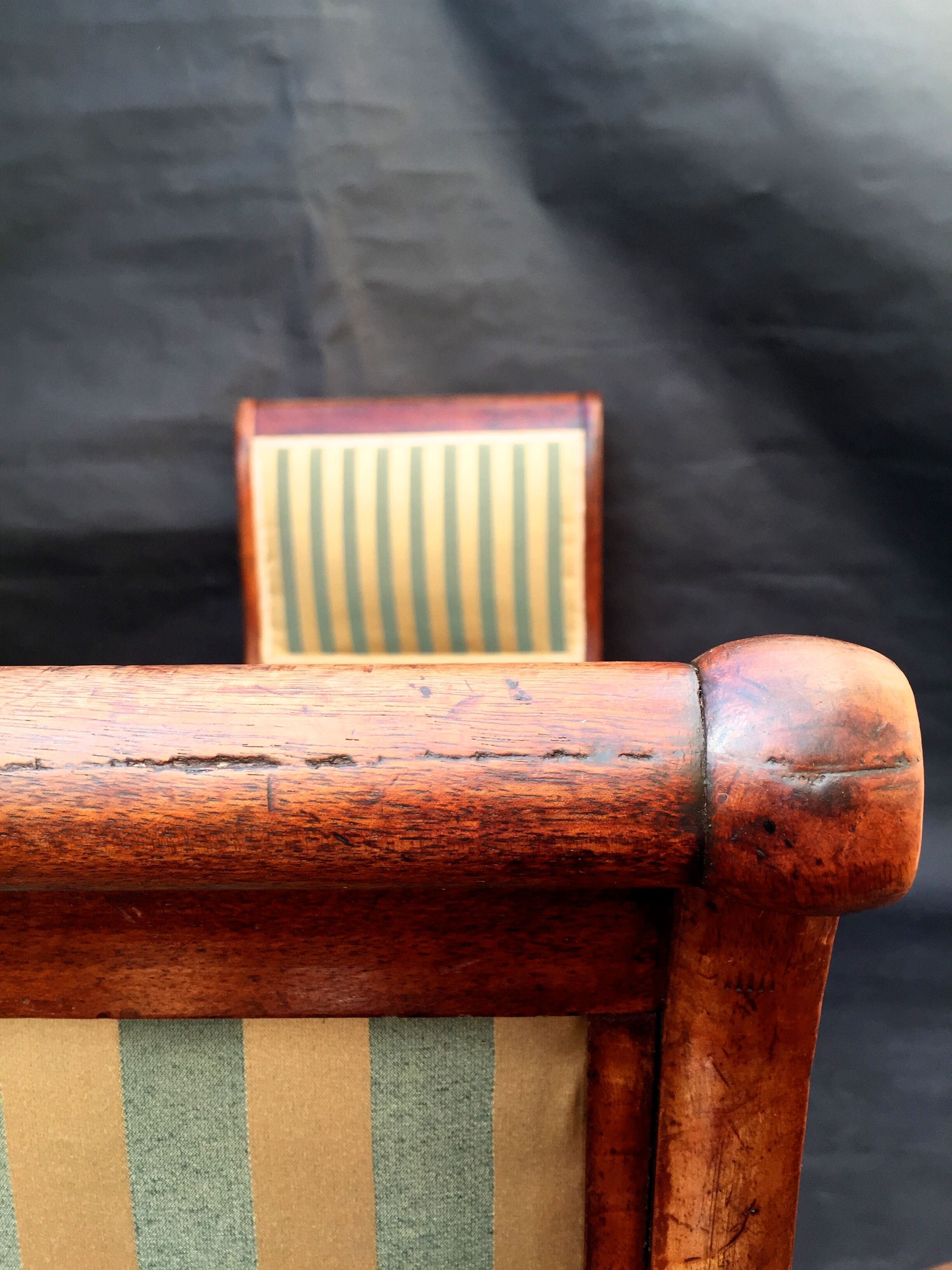 Walnut recamier bench Napoleon III daybed mid-nineteenth century