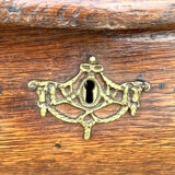 Commode en chêne antique