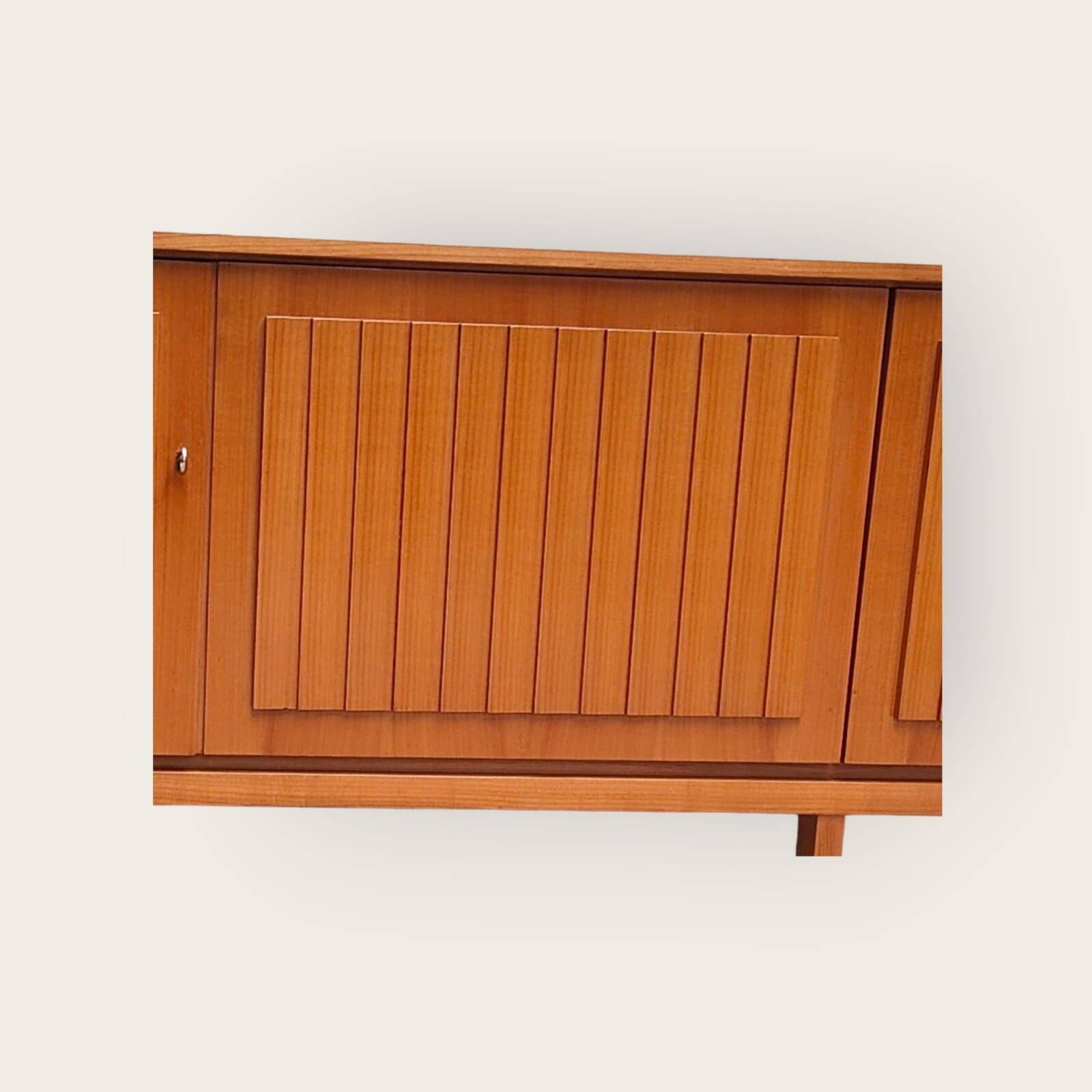 Buffet du milieu du siècle