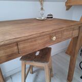 Country-style oak farmhouse desk/console/side table