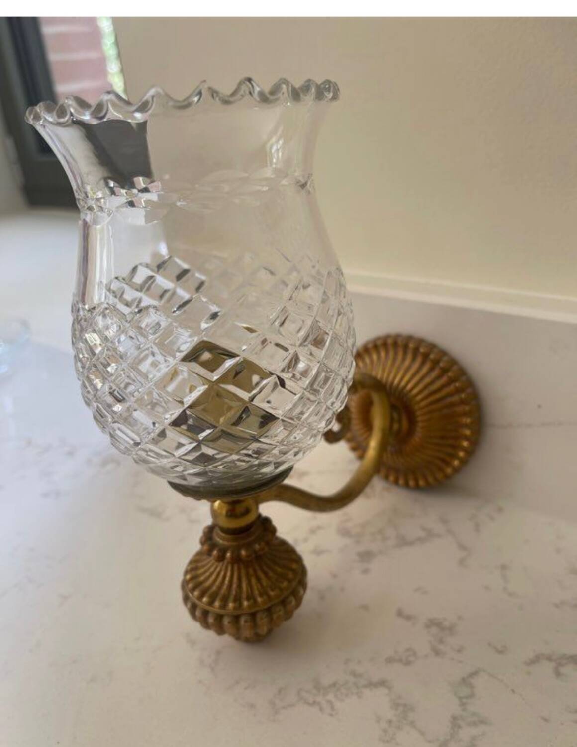 Applique en cuivre et verre ciselé