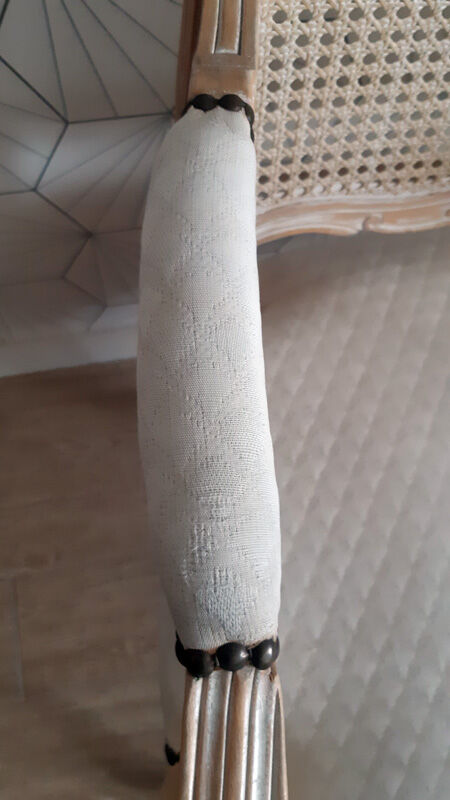 Armchair in white ceruse wood Louis XV style