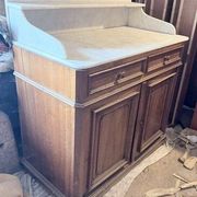 Antique wooden and white marble washstand – 2 doors / 2 drawers – approx. 100 x 55 x 98 cm