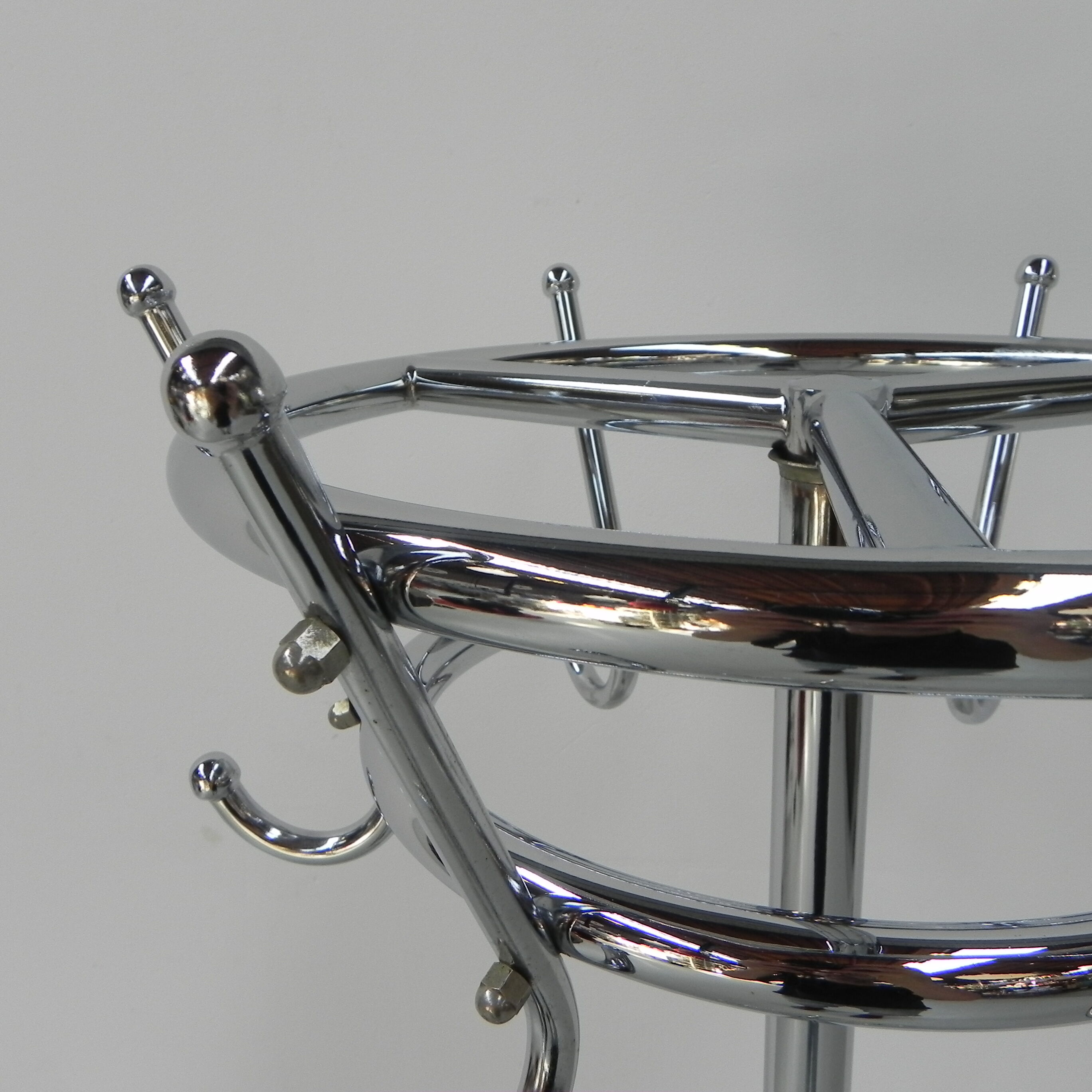 Standing chrome-plated Tubax coat rack