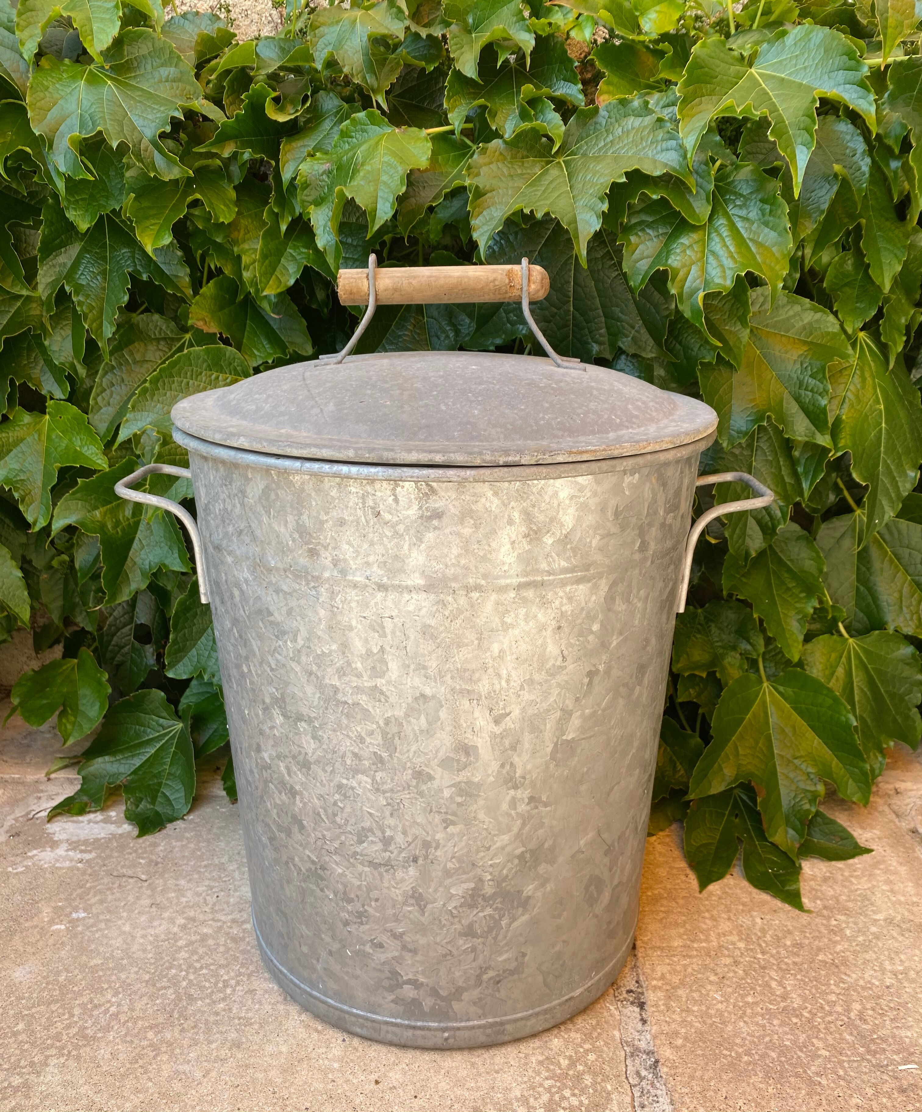 Old zinc washing machine XL