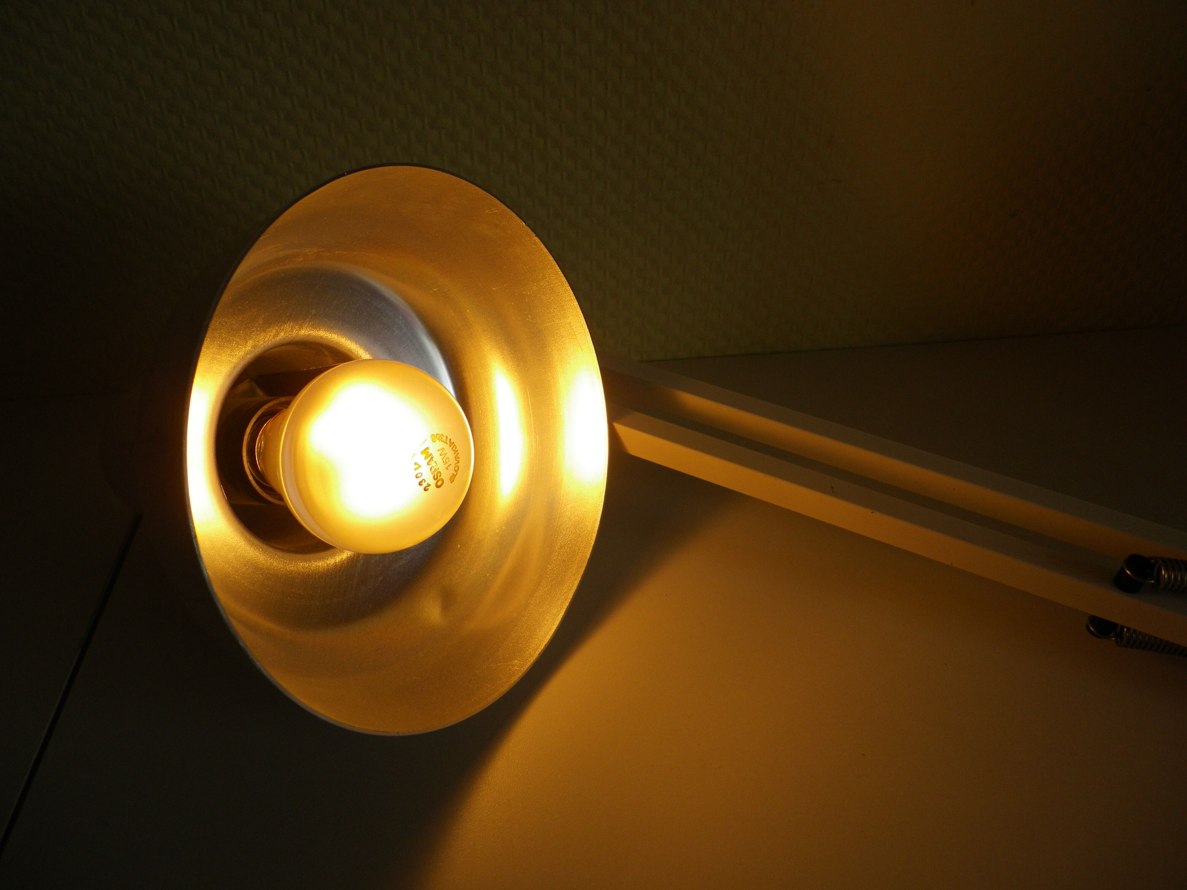 Enamelled tole articulated lamp - 2 arms - 70s