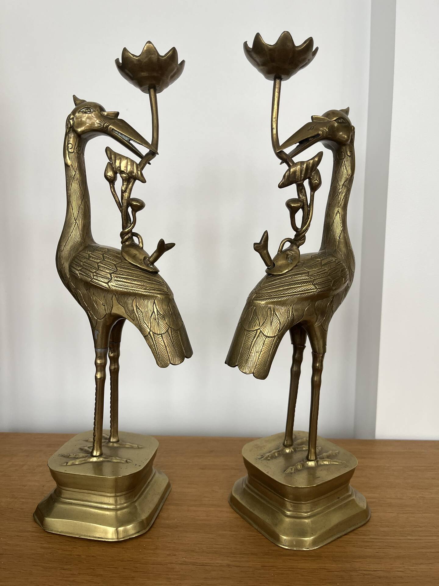 Paire de grands bougeoirs « Hérons » laiton  H45cm