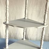 guéridon à 3 tablettes en bois peint beige