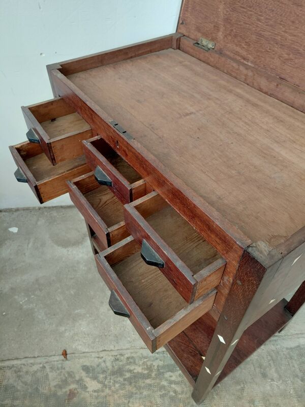 Petit meuble oriental