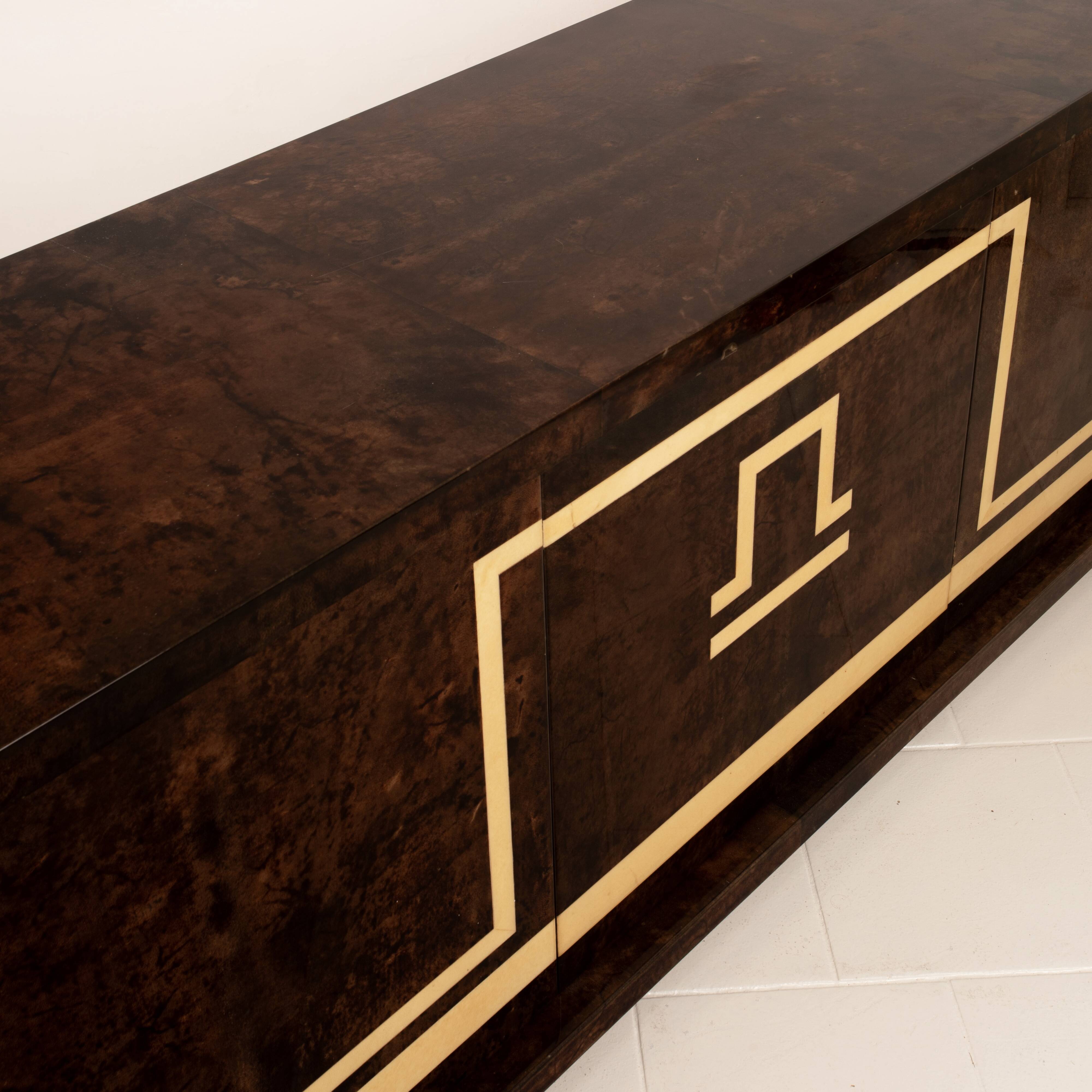 Model 2031D Cabinet by Giorgio Tura & Nucci Valsecchi for Tura Milano 1970