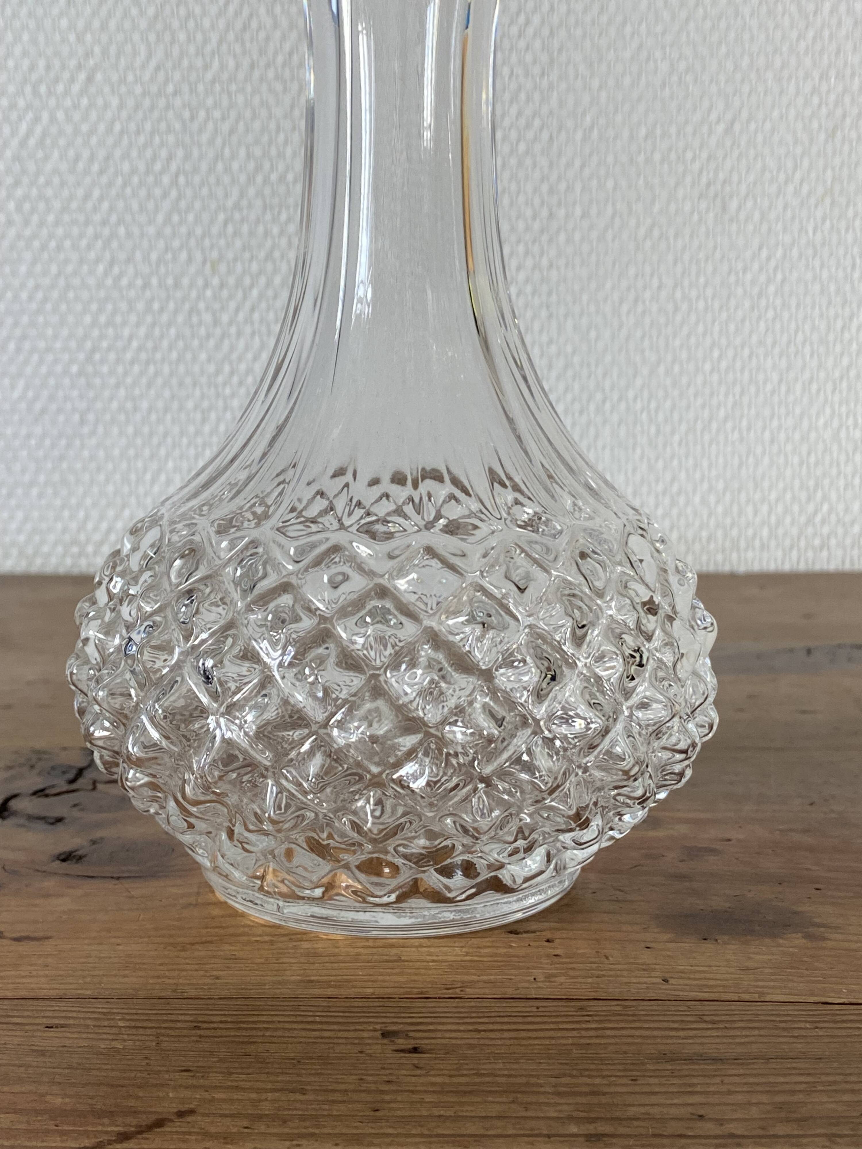 Pair of Arques crystal glass carafes, diamond point pattern, with their stoppers