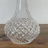 Pair of Arques crystal glass carafes, diamond point pattern, with their stoppers