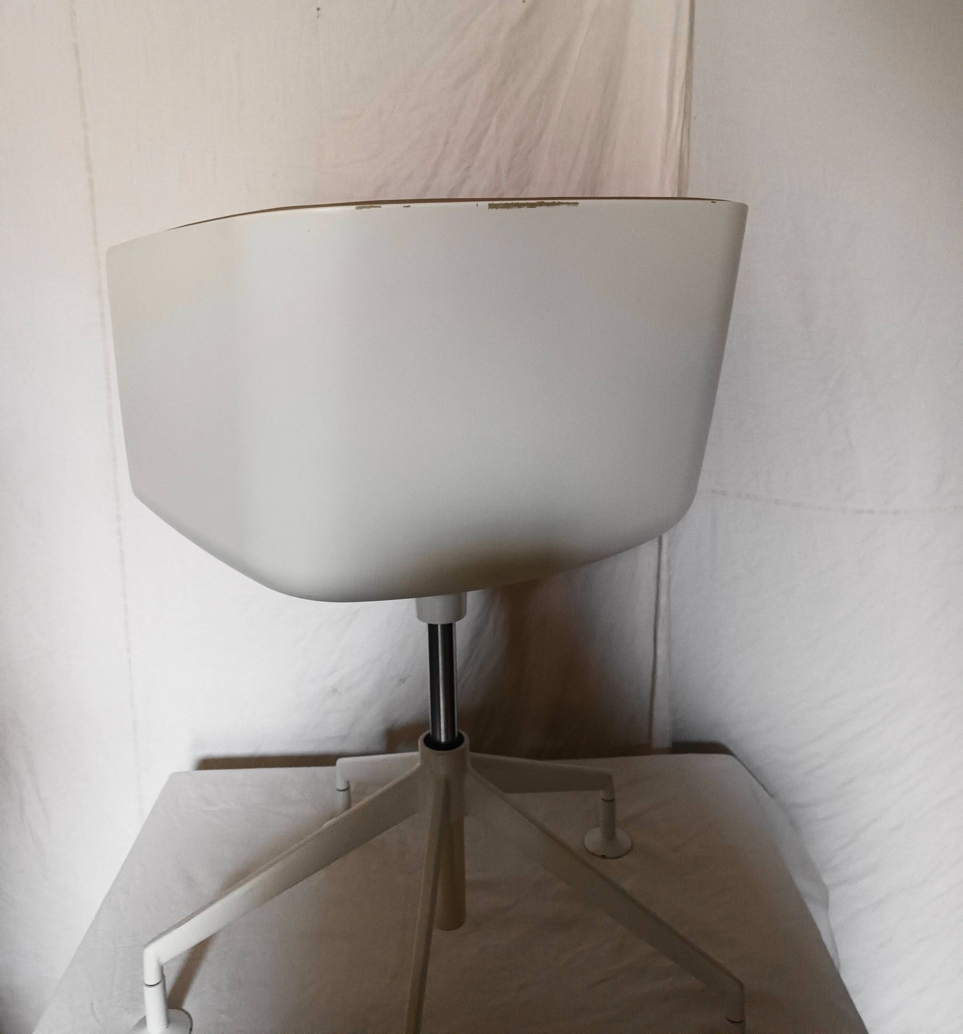 "Cut" office chair by Francesco Rota for Lapalma