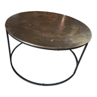 Table ronde en métal