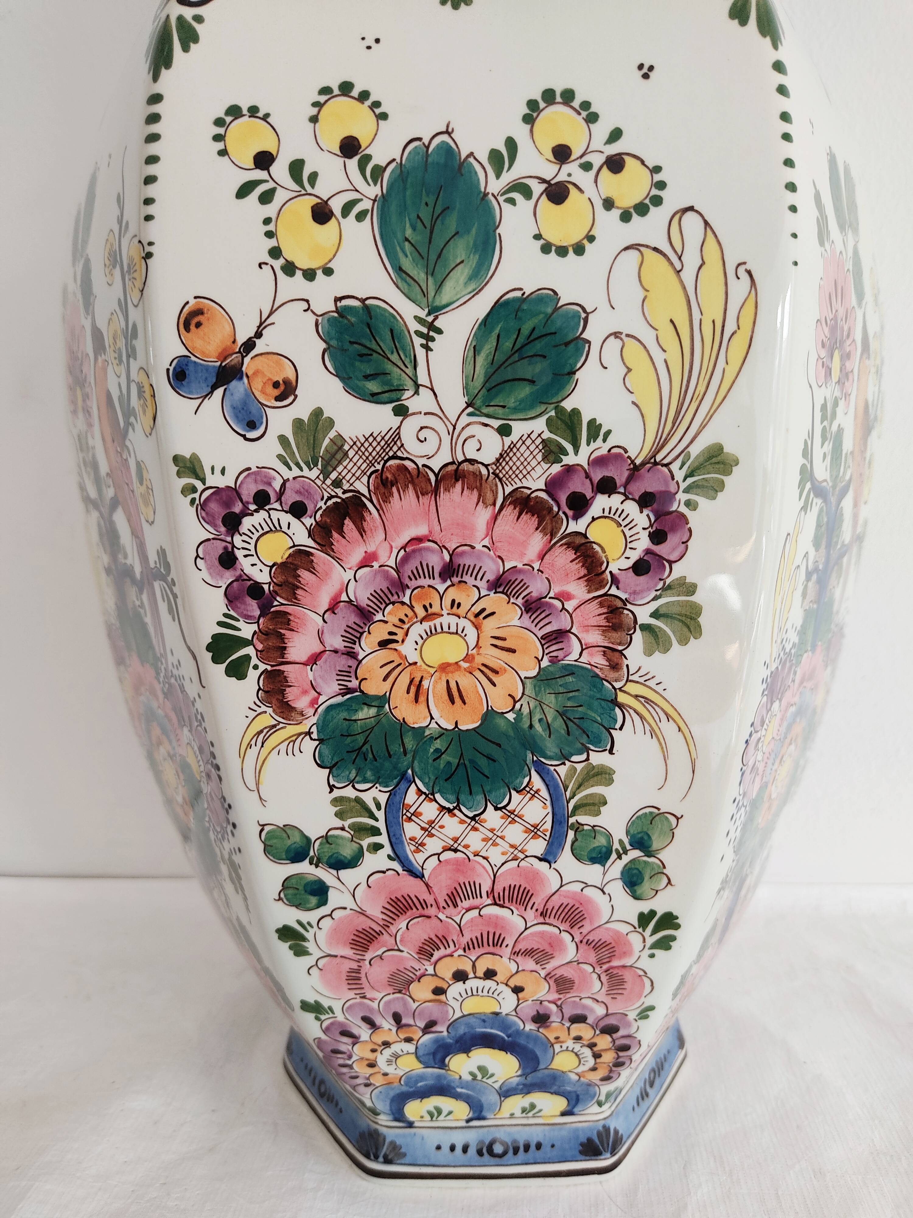 Delft potiche vase polychrome parakeets decoration