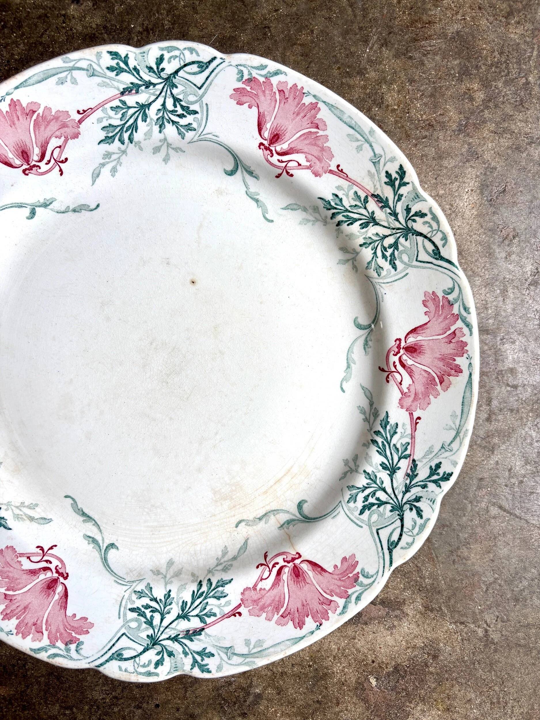 K&G Lunéville round dish in green and pink ironstone, "Roland" service