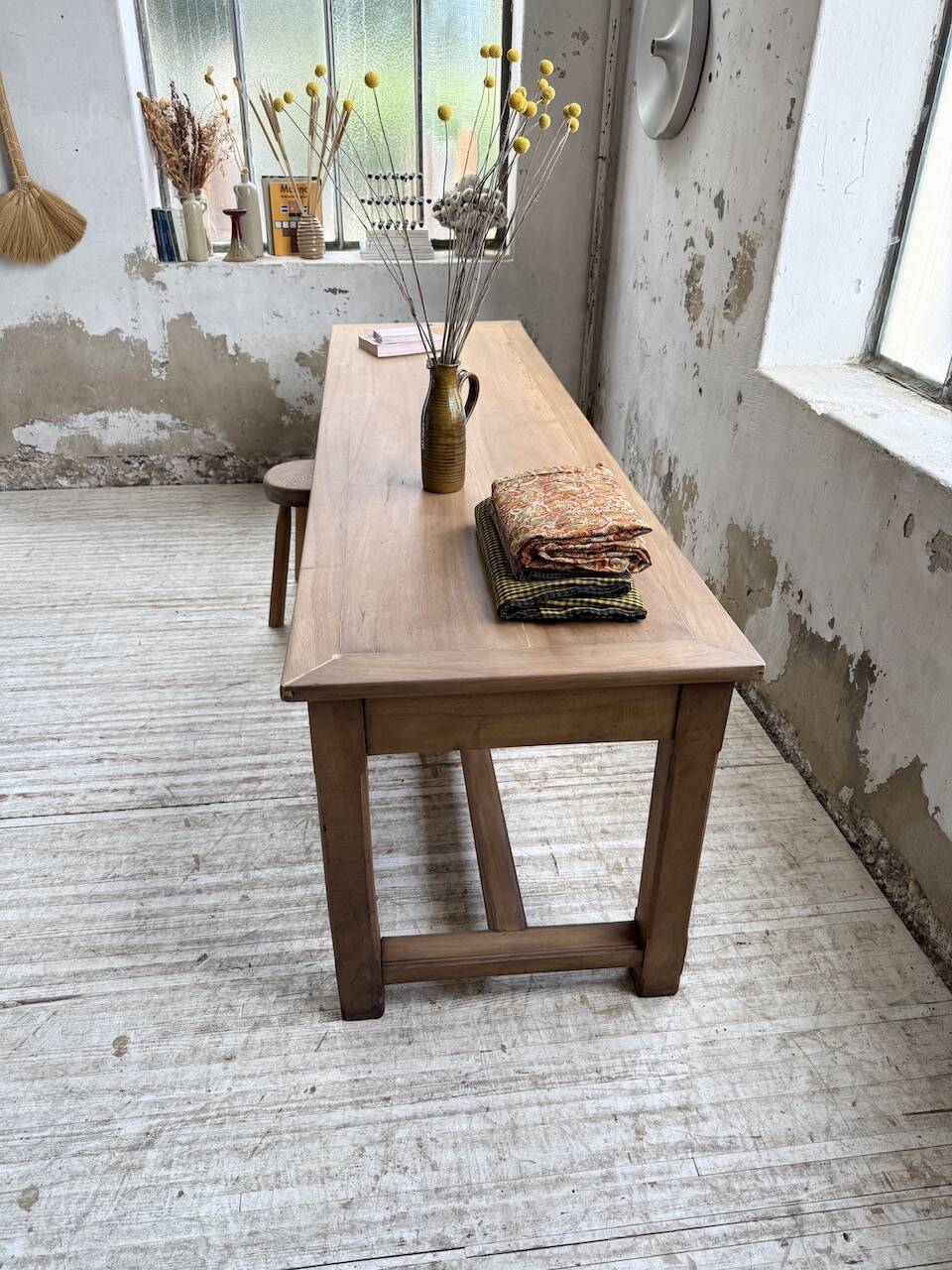 Antique farmhouse or drapery table in walnut, 1900 XL