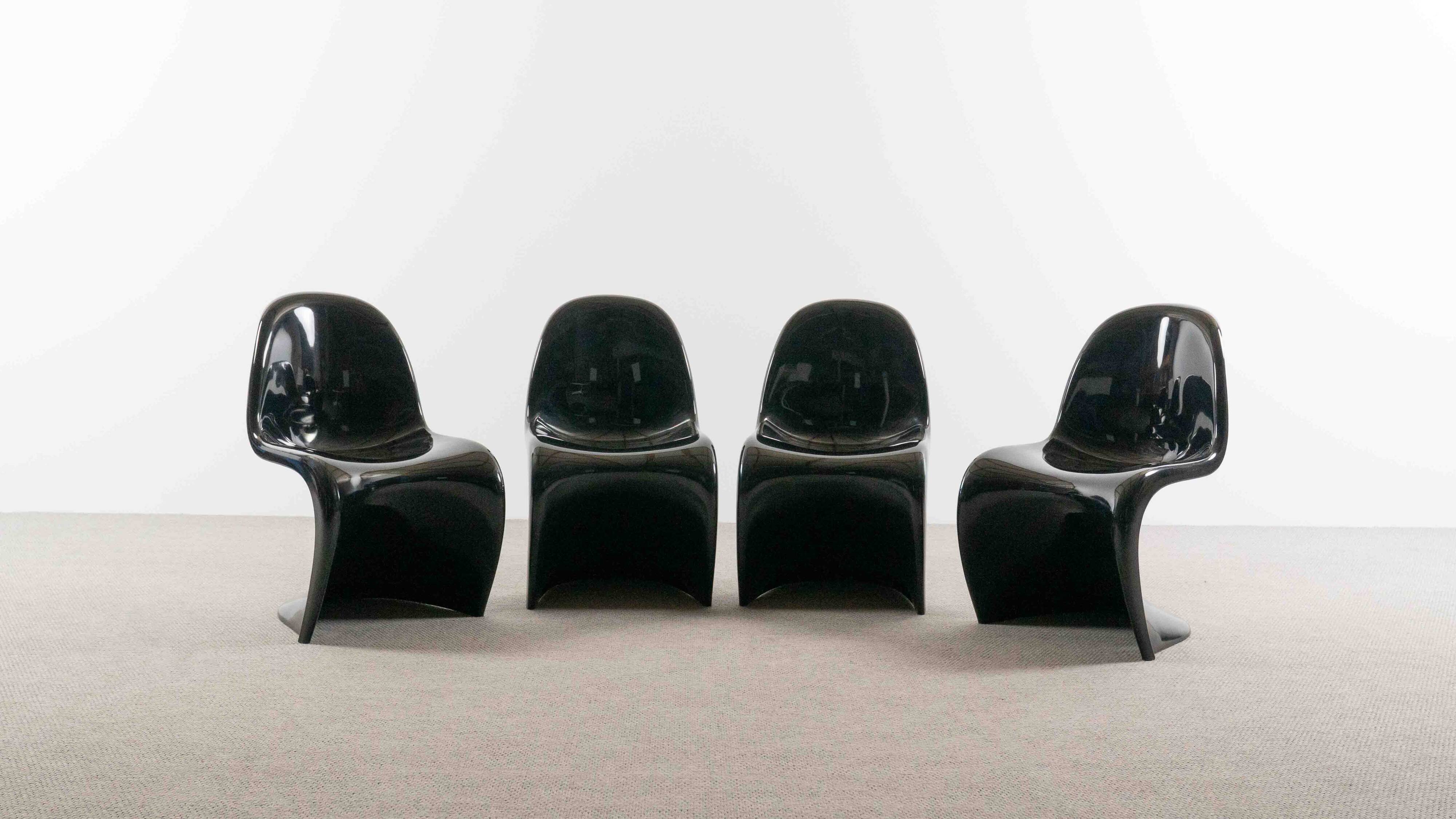 Set of 4 Panton Chairs in black, Verner Panton for Herman Miller 1971