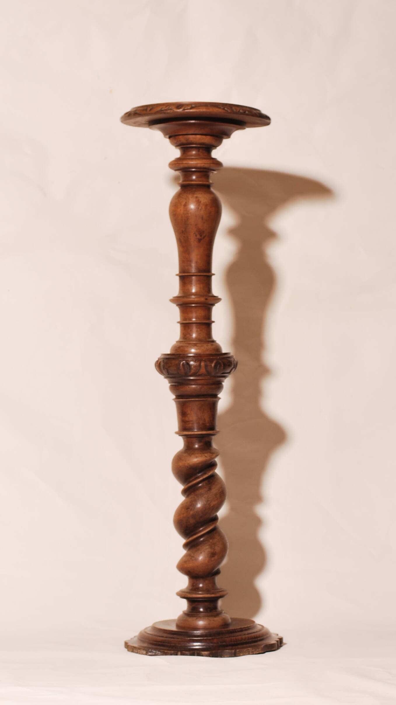 sculpted column, statue rest, plant holder